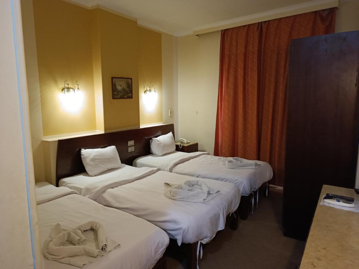 Susanna Hotel Luxor Værelse billede